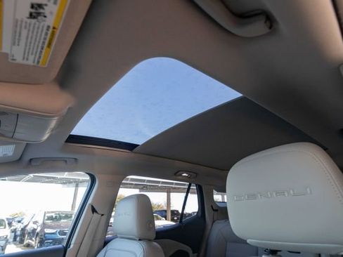 Used 2023 GMC Terrain Denali w/ Denali Premium Package image 24