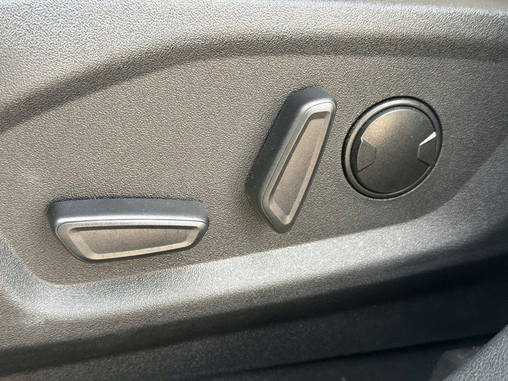 Used 2022 Ford Edge Titanium AWD/4WD image 20