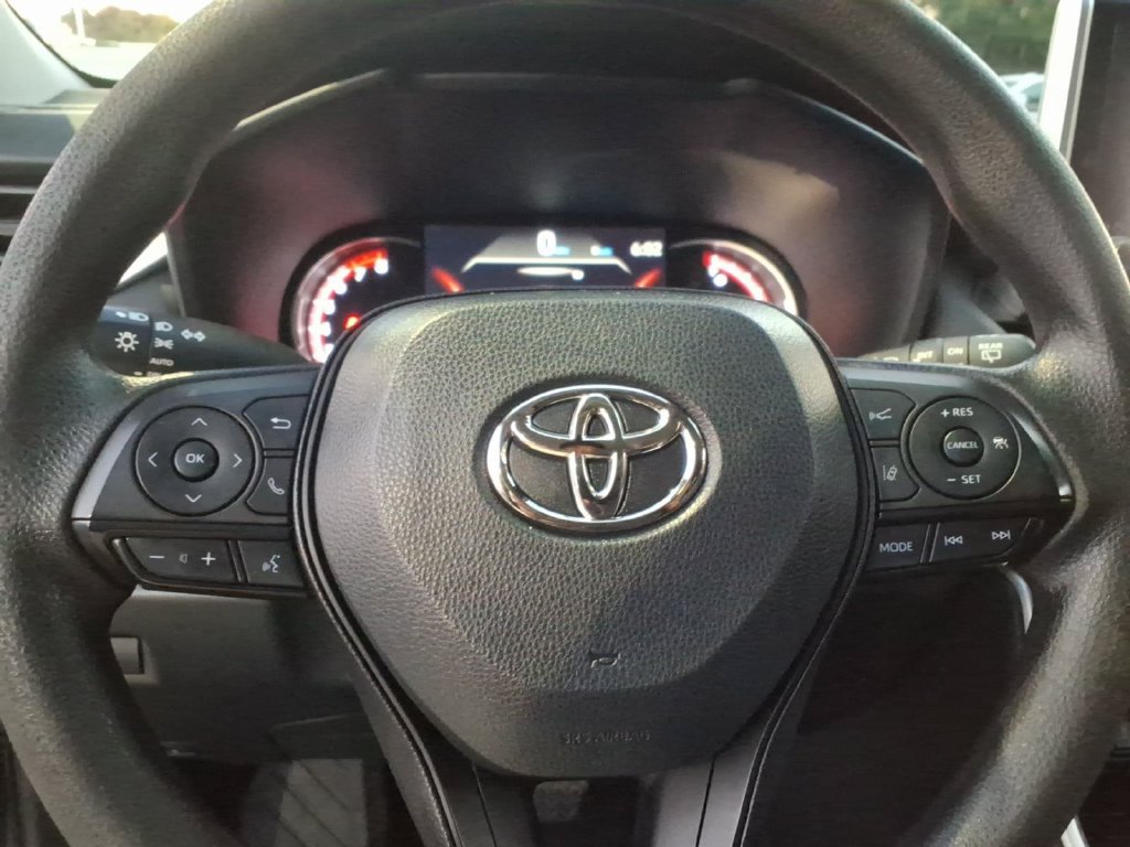 Used 2023 Toyota RAV4 XLE AWD/4WD image 28