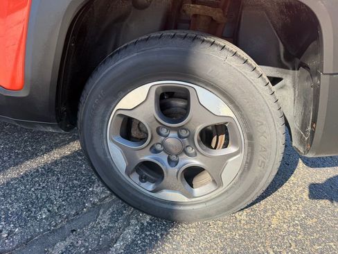 Used 2016 Jeep Renegade Sport w/ Power & Air Group AWD/4WD image 30