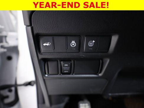 Used 2023 Nissan Armada Platinum w/ Captain's Chairs Package image 10