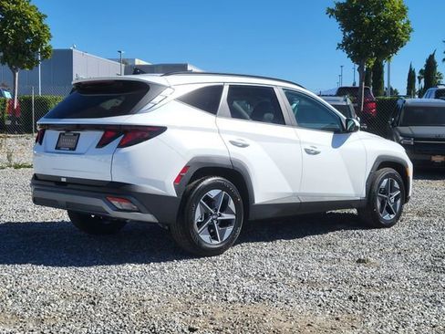 New 2026 Hyundai Tucson SEL FWD image 2