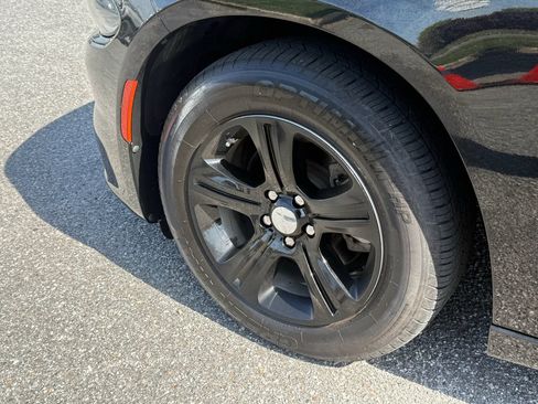 Used 2022 Dodge Charger SXT image 4