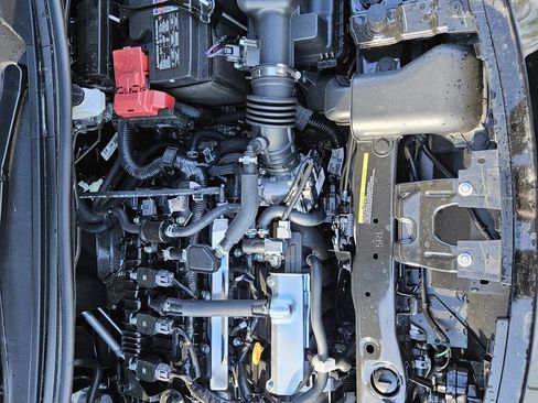 New 2025 Nissan Versa SR w/ Trunk Package image 19