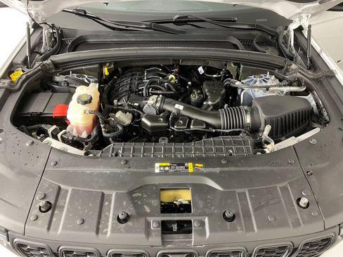 Used 2024 Jeep Grand Cherokee Limited w/ Luxury Tech Group II AWD/4WD image 15