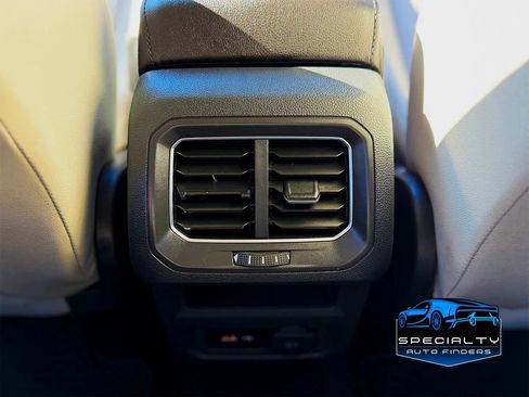 Used 2018 Volkswagen Tiguan SE AWD/4WD image 23