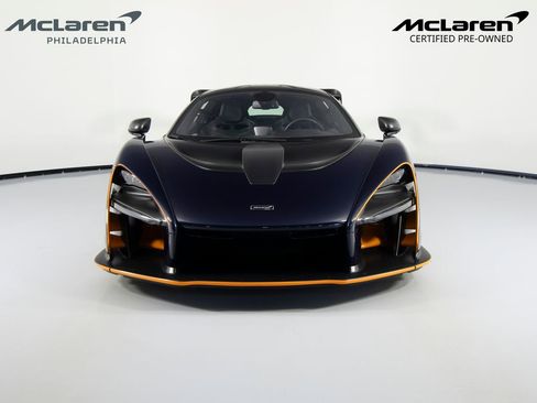 Used 2019 McLaren Senna RWD image 10
