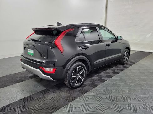Used 2023 Kia Niro EX image 9