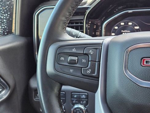 Used 2025 GMC Sierra 1500 SLT image 12