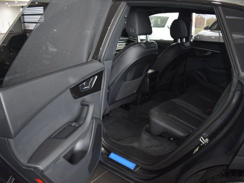 Used 2025 Audi Q8 Premium Plus w/ Premium Plus Package AWD/4WD image 16