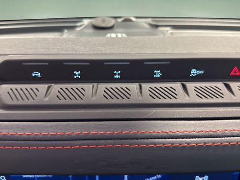 Used 2025 Ford Bronco Raptor AWD/4WD image 27
