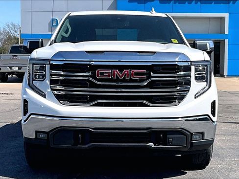 Used 2022 GMC Sierra 1500 SLT image 3
