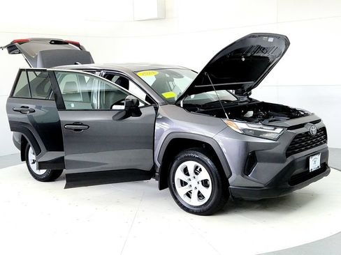 Used 2024 Toyota RAV4 LE AWD/4WD image 12