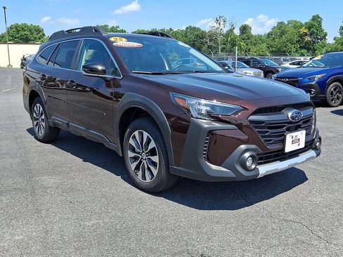 Used 2025 Subaru Outback Limited AWD/4WD image 3
