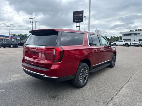 New 2026 GMC Yukon XL Elevation w/ Elevation Premium Package AWD/4WD image 5
