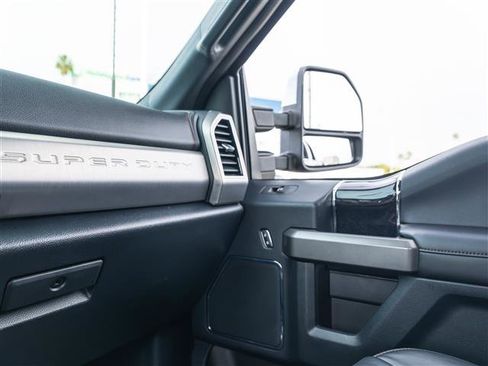 Certified 2022 Ford F350 Platinum image 35