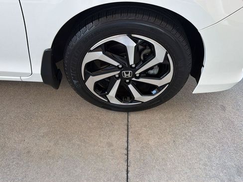 Used 2017 Honda Accord EX-L image 40