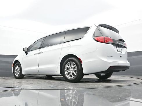 Used 2025 Chrysler Voyager LX FWD image 55