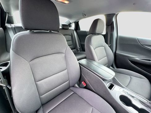 Used 2023 Chevrolet Malibu LT FWD image 33