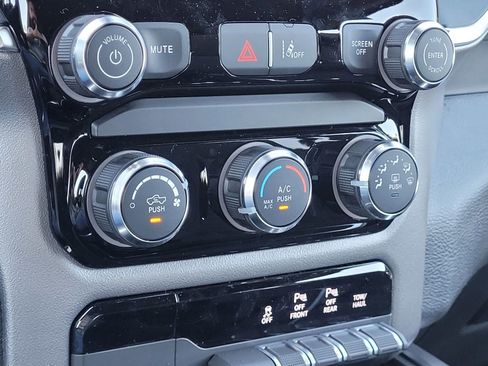 New 2026 RAM 1500 Express AWD/4WD image 22