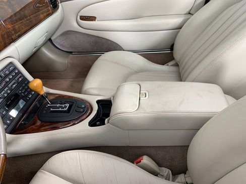 Used 2001 Jaguar XK8 Convertible RWD image 28