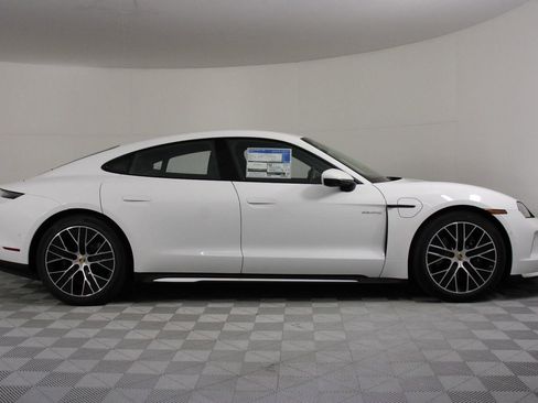 New 2026 Porsche Taycan image 8