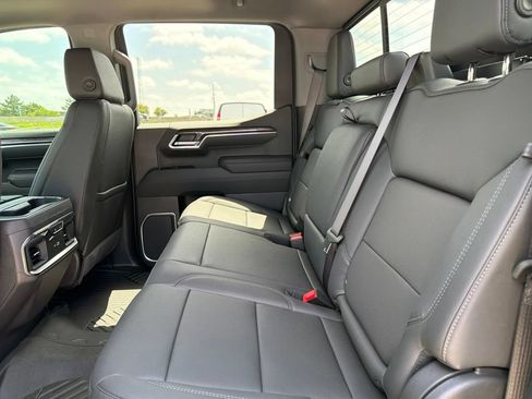 Used 2026 Chevrolet Silverado 1500 LTZ AWD/4WD image 12