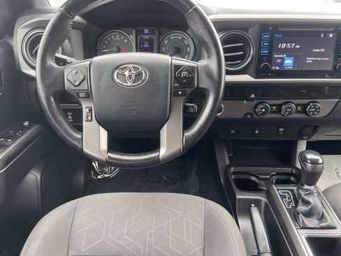 Used 2016 Toyota Tacoma TRD Sport w/ Towing Package RWD image 13