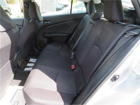 Used 2017 Toyota Prius Three Touring image 5