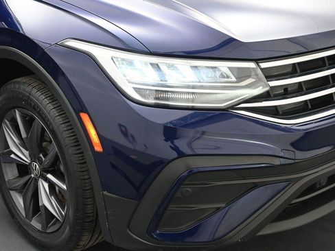 Used 2022 Volkswagen Tiguan SE AWD/4WD image 16