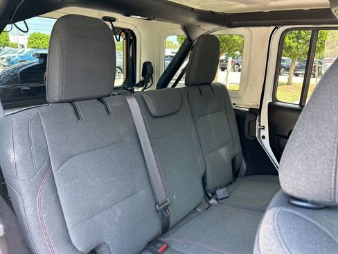 Used 2024 Jeep Wrangler Unlimited Rubicon AWD/4WD image 42