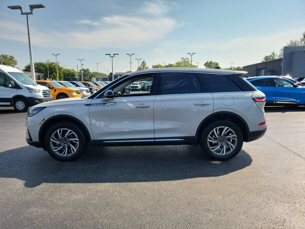 Certified 2023 Lincoln Corsair AWD w/ Equipment Group 101A image 7