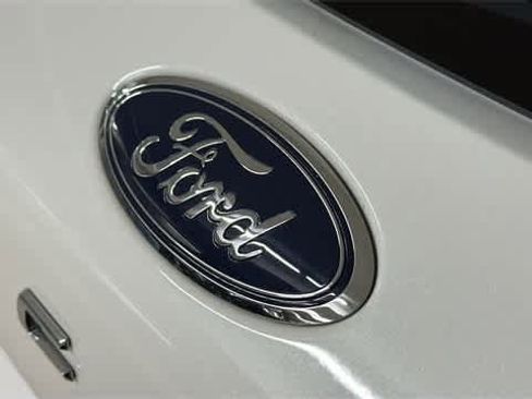 Used 2024 Ford Escape Platinum image 9