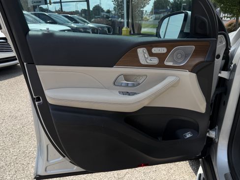 Used 2020 Mercedes-Benz GLS 450 4MATIC image 14