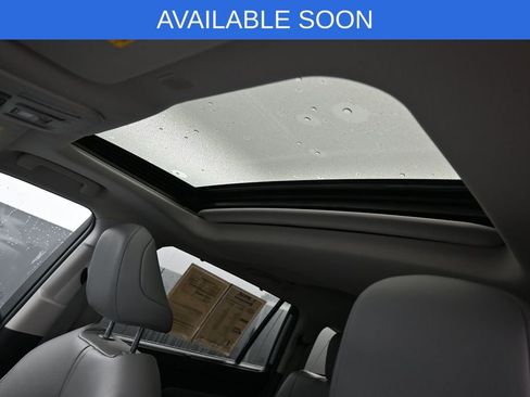 Used 2022 Toyota Highlander XLE AWD/4WD image 26