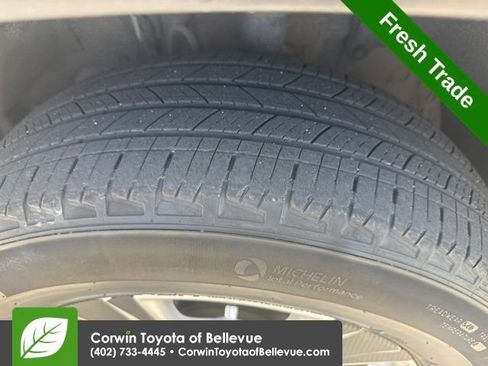 Used 2020 Toyota RAV4 XLE w/ Carpet Mat Package AWD/4WD image 11