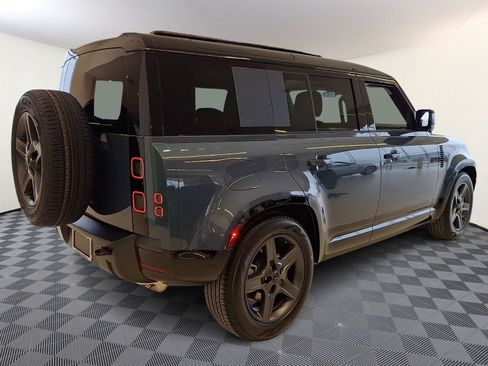 New 2026 Land Rover Defender 110 X-Dynamic SE image 6
