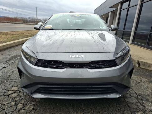 Used 2023 Kia Forte LXS image 2