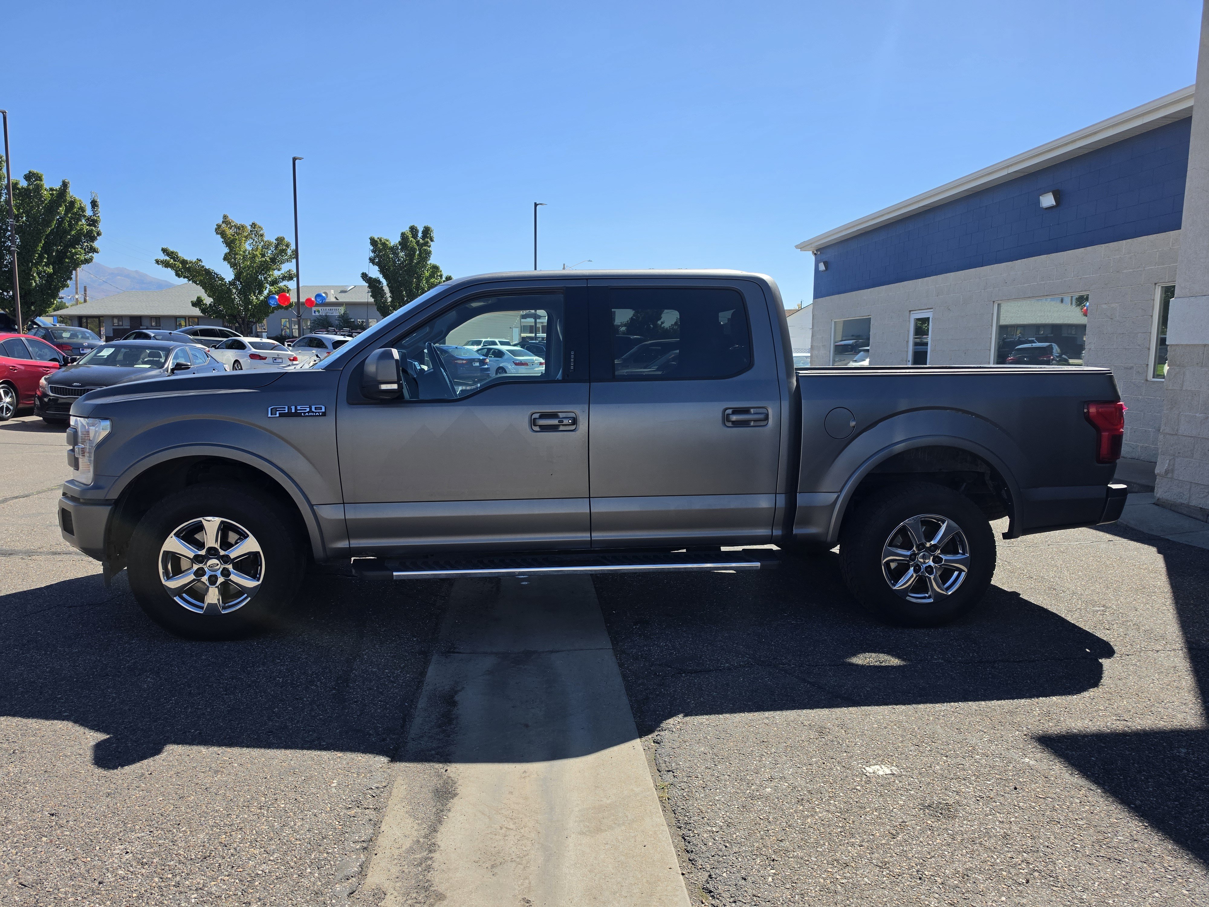 Used 2019 Ford F150 Lariat w/ Equipment Group 502A Luxury AWD/4WD image 4