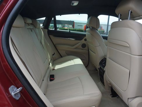Used 2015 BMW X6 xDrive50i w/ Executive Package AWD/4WD image 25