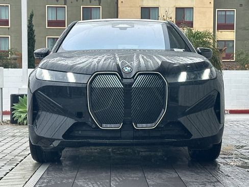 New 2026 BMW iX xDrive60 w/ Premium Package image 8