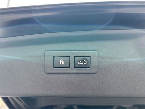 Used 2023 Subaru Outback Touring XT image 31