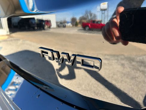 Used 2020 GMC Terrain SLE w/ Driver Convenience Package image 9