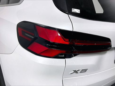 Certified 2024 BMW X5 xDrive40i w/ Parking Assistance Package AWD/4WD image 30