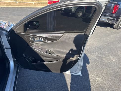 Used 2021 Chevrolet Malibu LT image 17
