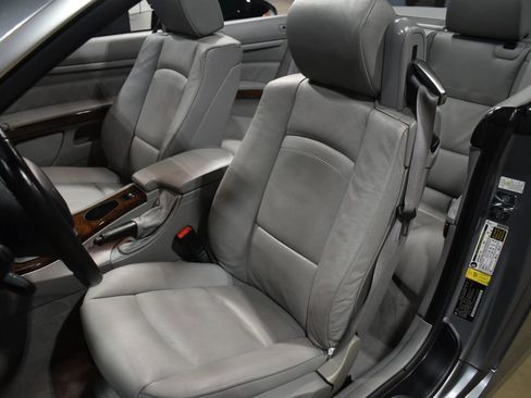 Used 2008 BMW 335i Convertible w/ Cold Weather Pkg image 3