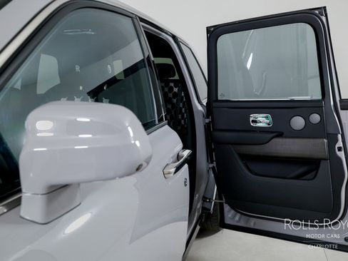 New 2026 Rolls-Royce Cullinan image 17