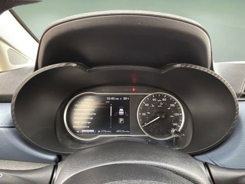 Used 2023 Nissan Versa SV image 15