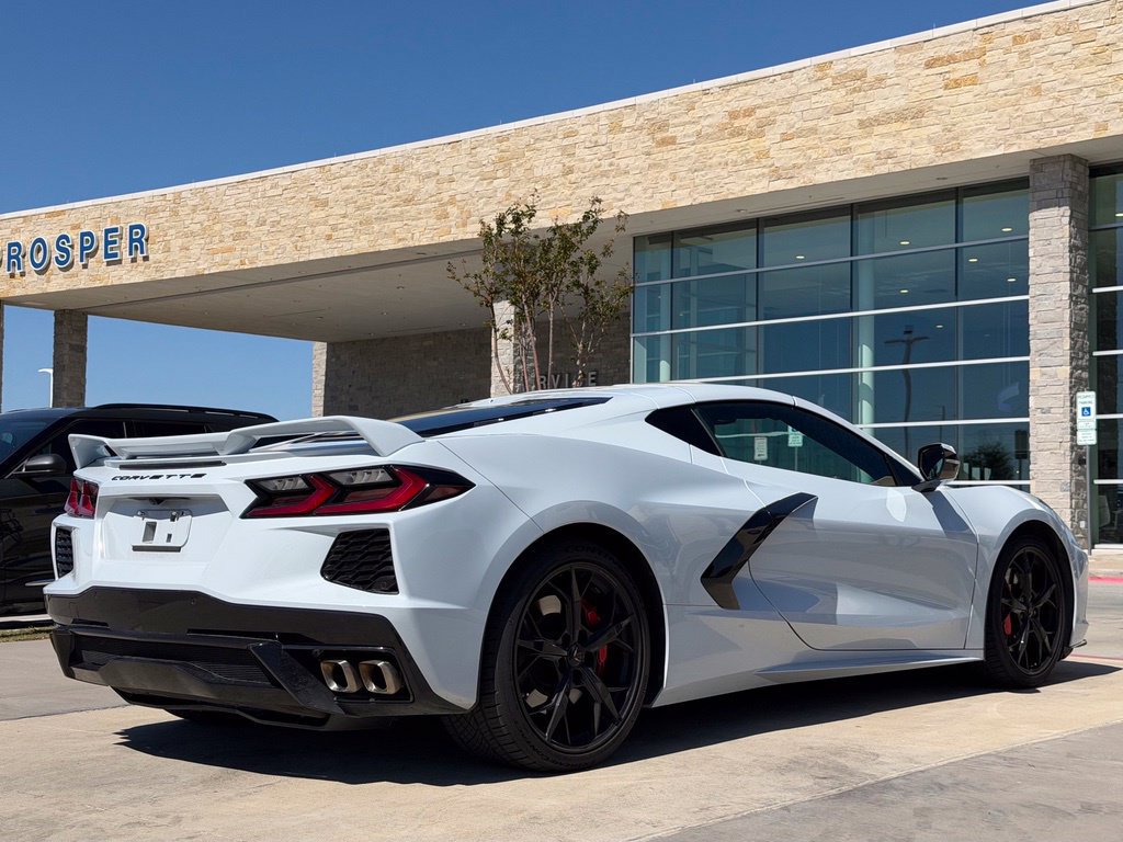 Used 2021 Chevrolet Corvette Stingray Preferred Cpe w/ Z51 Performance Package RWD image 24