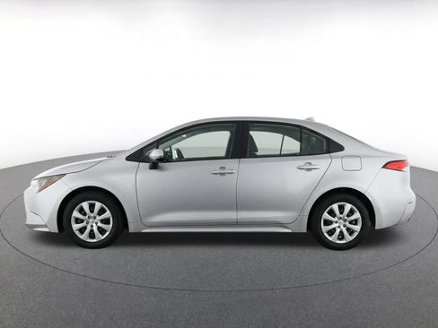 Used 2025 Toyota Corolla LE FWD image 4